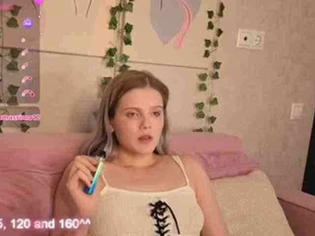 Alisa-Allison webcam