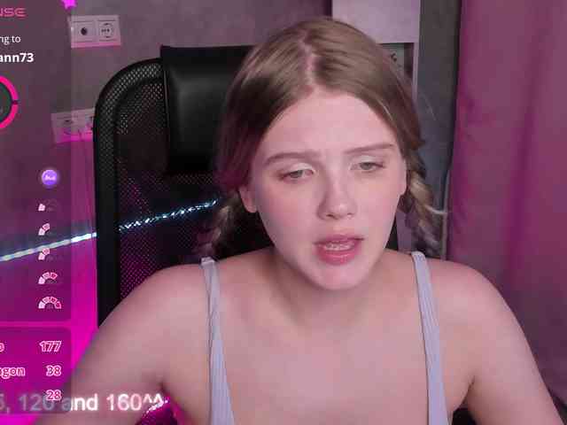 Alisa-Allison webcam