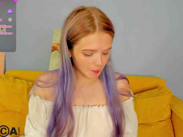 Alisa-Allison webcam