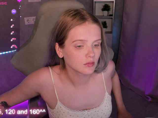 Alisa-Allison webcam