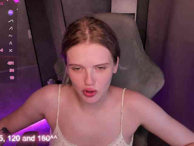 Alisa-Allison webcam