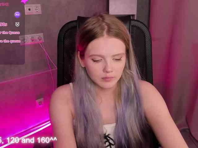 Alisa-Allison webcam