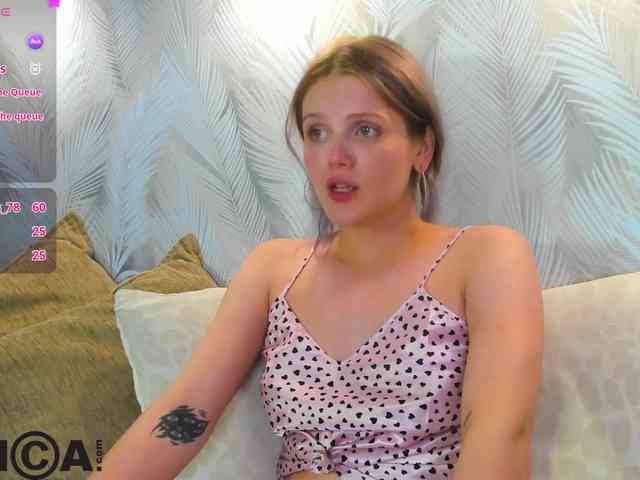 Alisa-Allison webcam