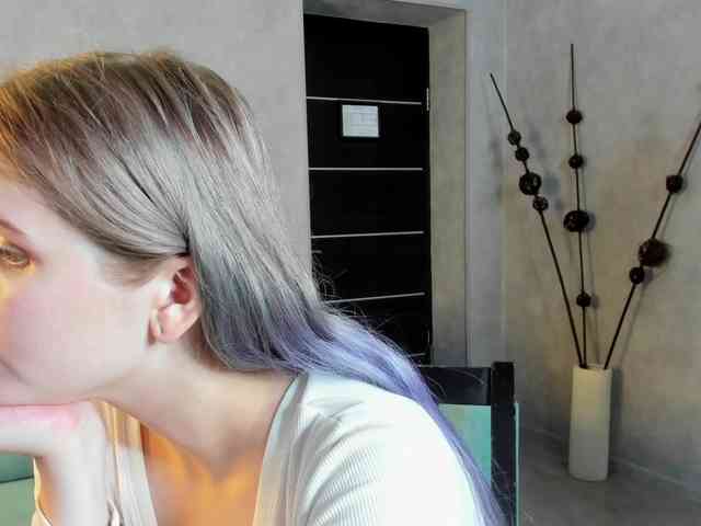 Alisa-Allison webcam