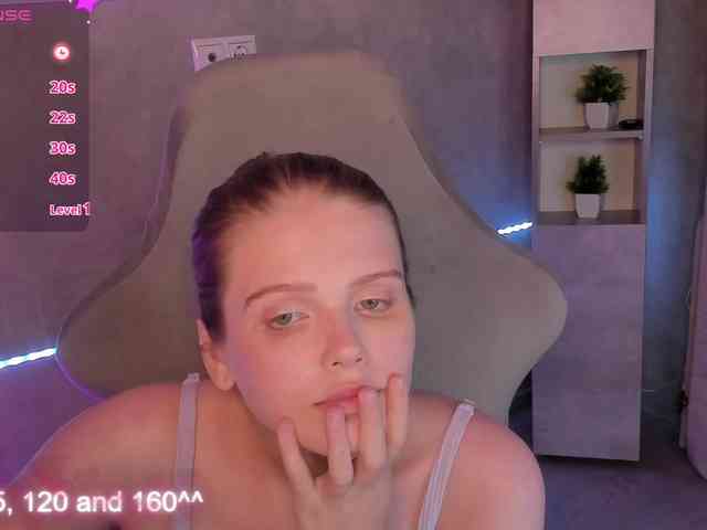 Alisa-Allison webcam