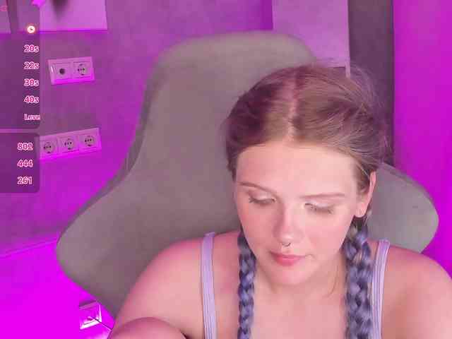 Alisa-Allison webcam