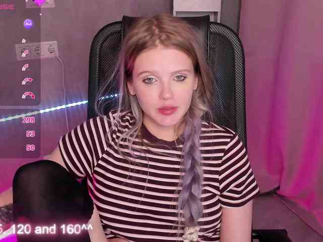 Alisa-Allison webcam