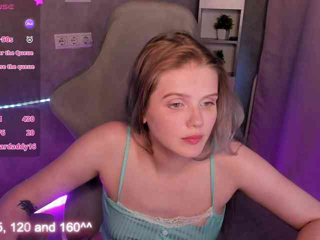 Alisa-Allison webcam