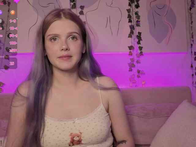 Alisa-Allison webcam