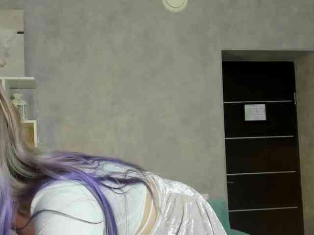 Alisa-Allison webcam