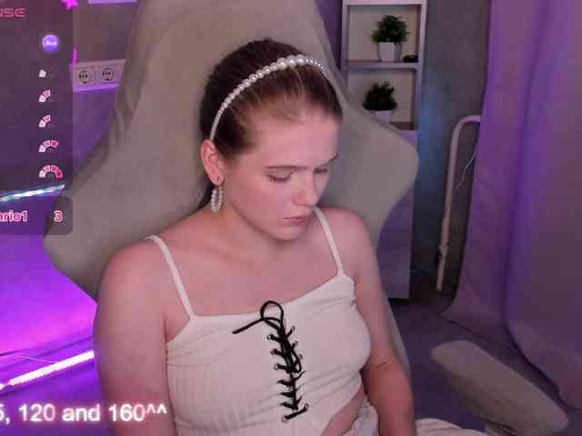 Alisa-Allison webcam