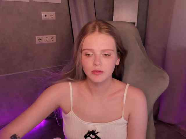 Alisa-Allison Live Webcam on BongaCams