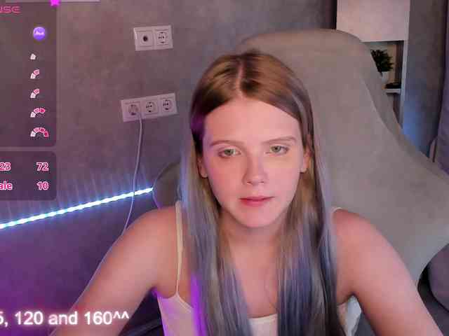 Alisa-Allison webcam