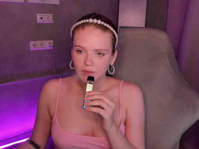 Alisa-Allison webcam