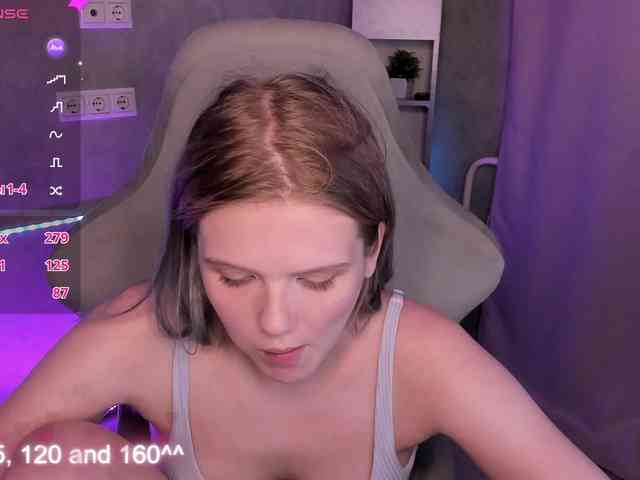 Alisa-Allison webcam