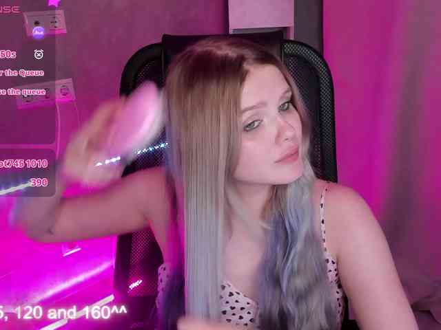 Alisa-Allison webcam