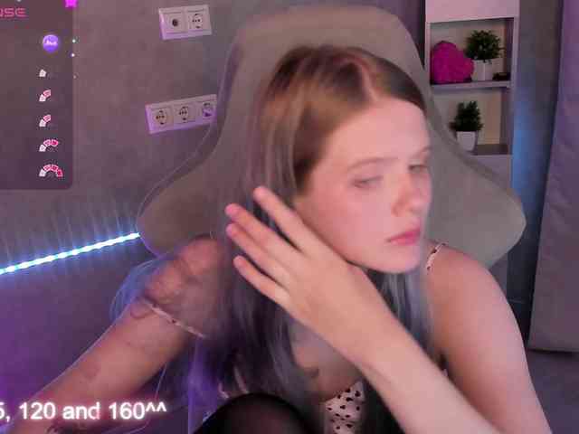 Alisa-Allison webcam
