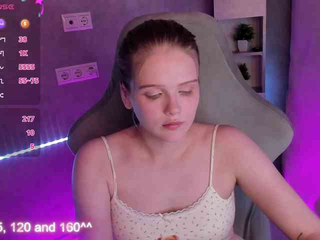 Alisa-Allison webcam