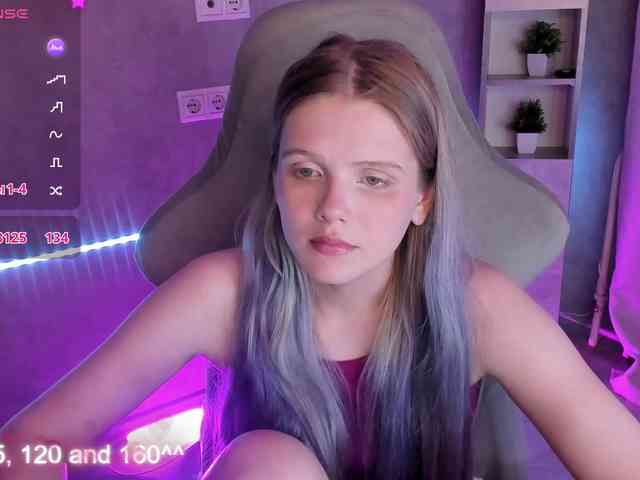 Alisa-Allison webcam