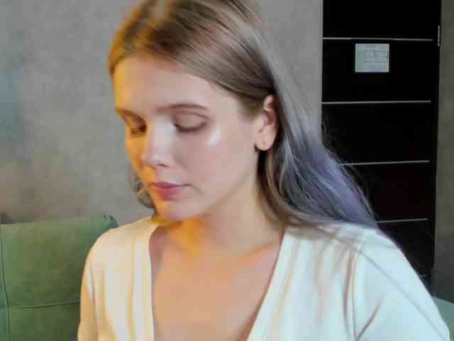 Alisa-Allison webcam