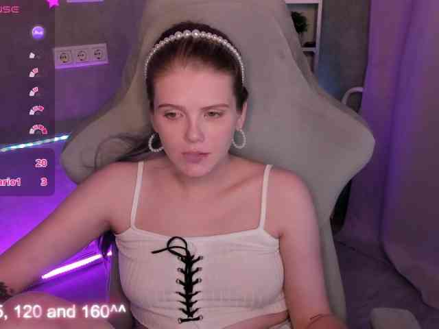 Alisa-Allison webcam