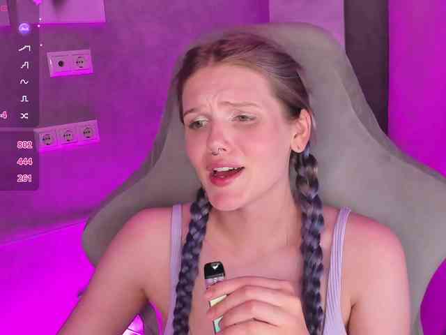 Alisa-Allison webcam
