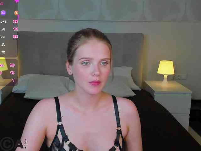 Alisa-Allison webcam