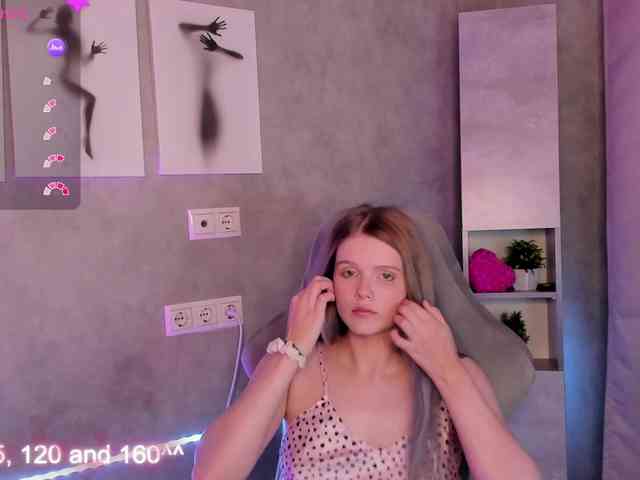 Alisa-Allison webcam