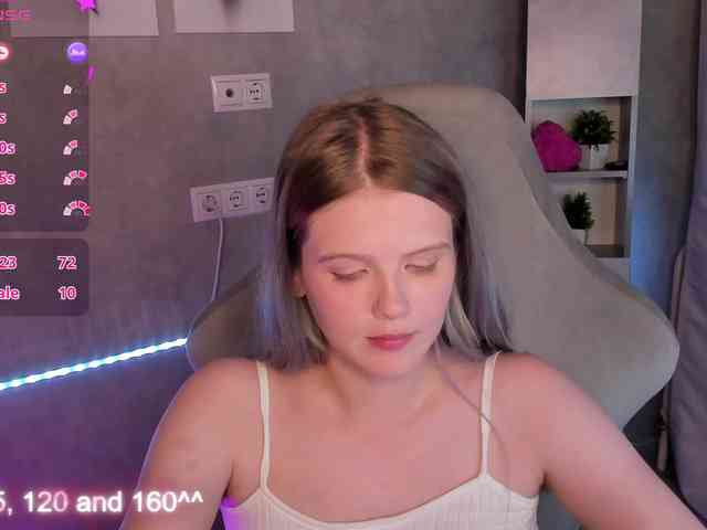 Alisa-Allison webcam