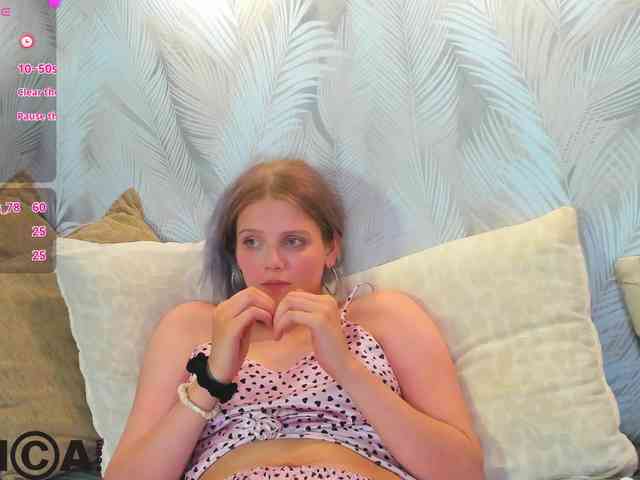 Alisa-Allison webcam