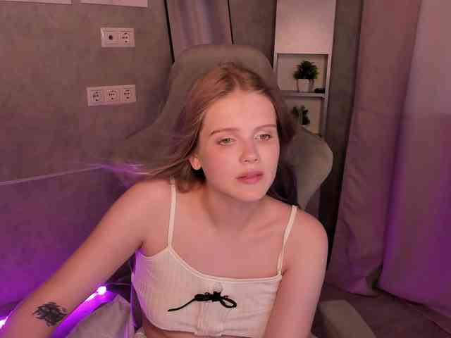 Alisa-Allison Live Webcam on BongaCams