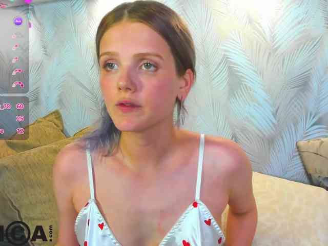 Alisa-Allison webcam