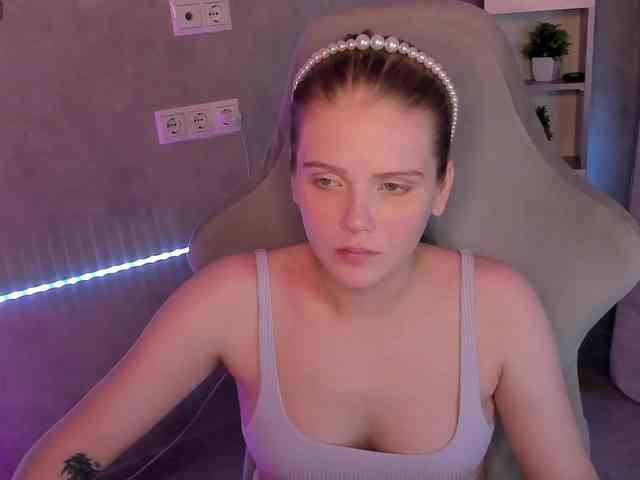 Alisa-Allison webcam