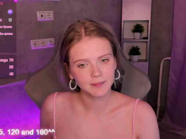 Alisa-Allison webcam