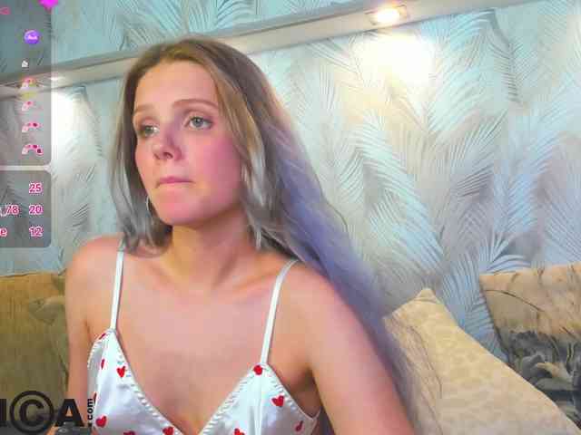 Alisa-Allison webcam