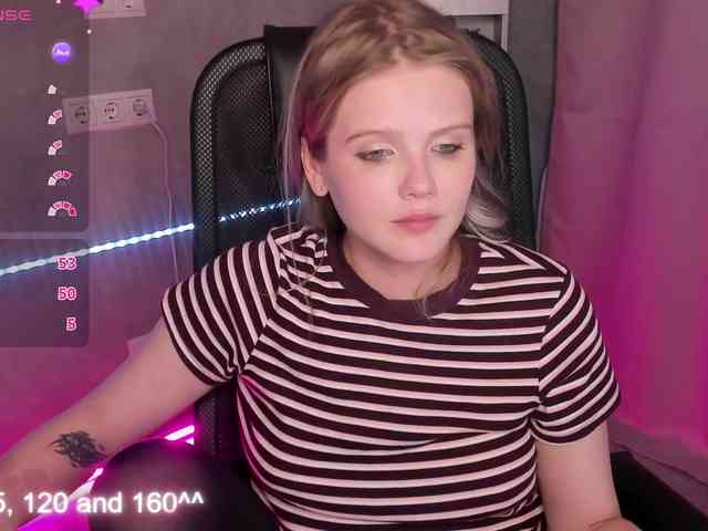 Alisa-Allison webcam