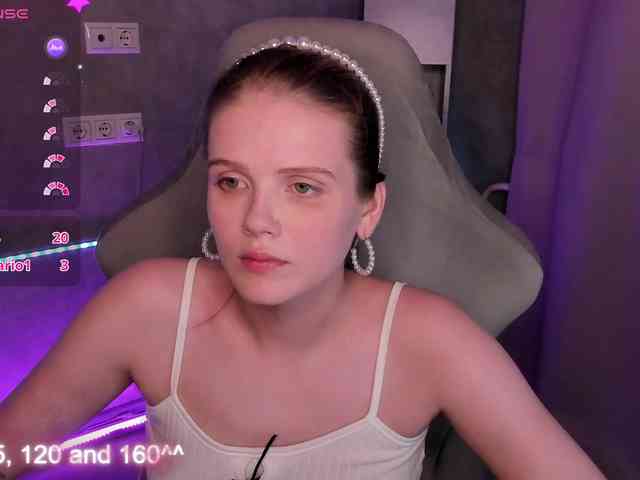 Alisa-Allison webcam