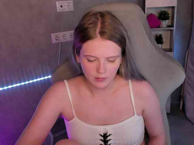 Alisa-Allison webcam