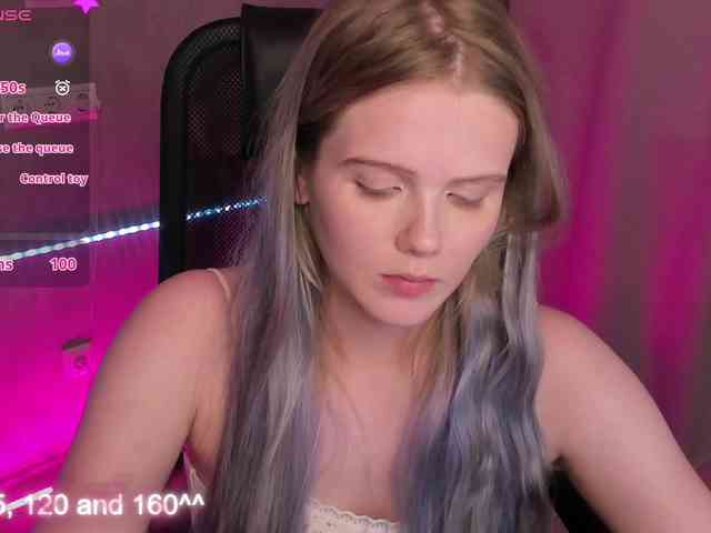 Alisa-Allison webcam