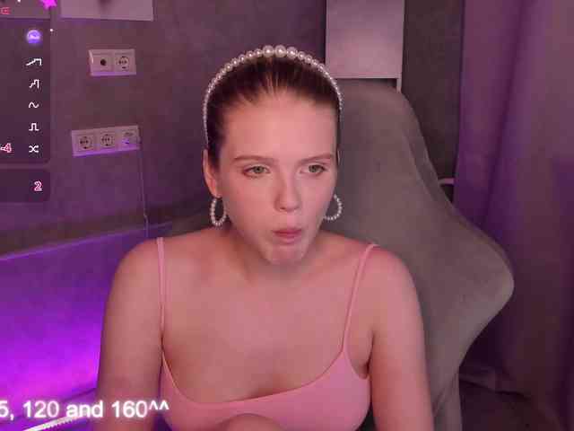 Alisa-Allison webcam