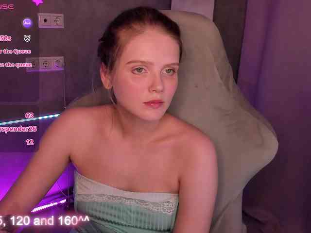 Alisa-Allison webcam