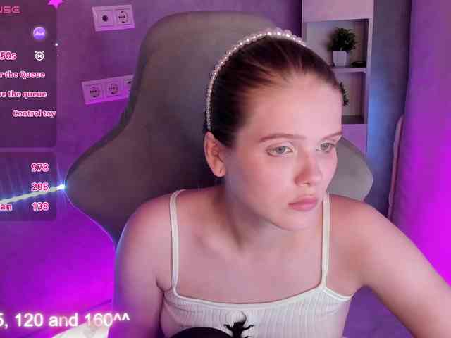 Alisa-Allison webcam