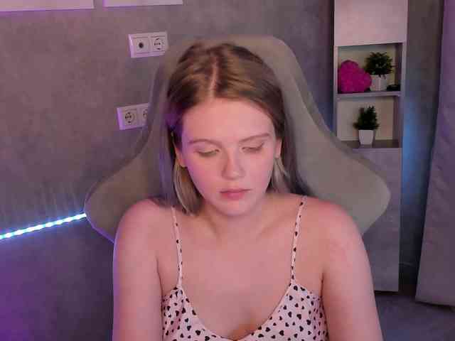 Alisa-Allison webcam