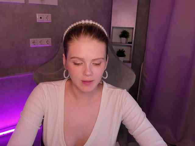 Alisa-Allison webcam