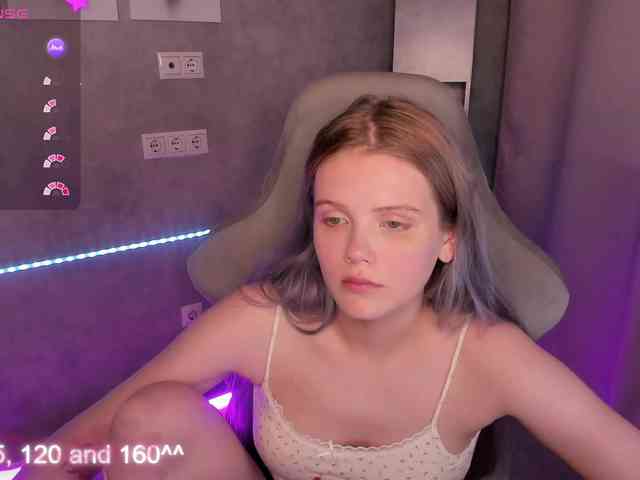 Alisa-Allison webcam