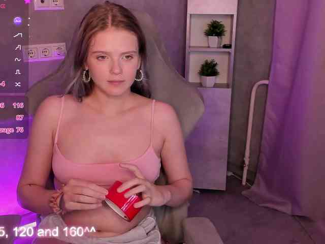 Alisa-Allison webcam