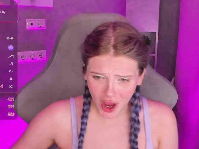 Alisa-Allison webcam