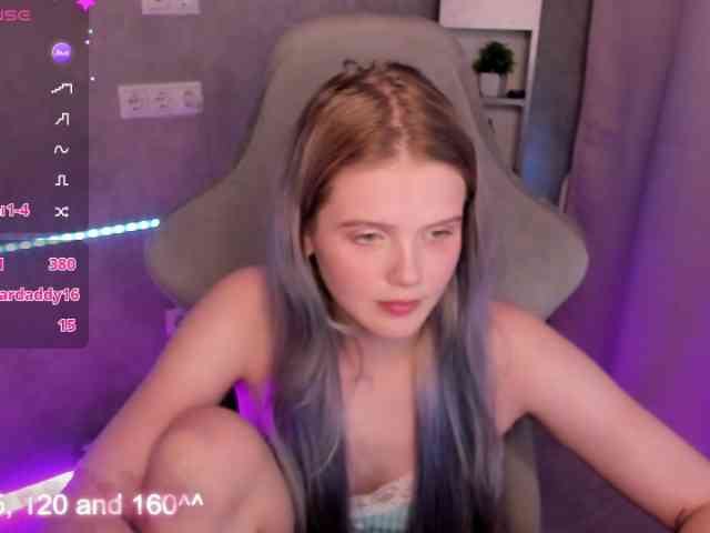 Alisa-Allison webcam