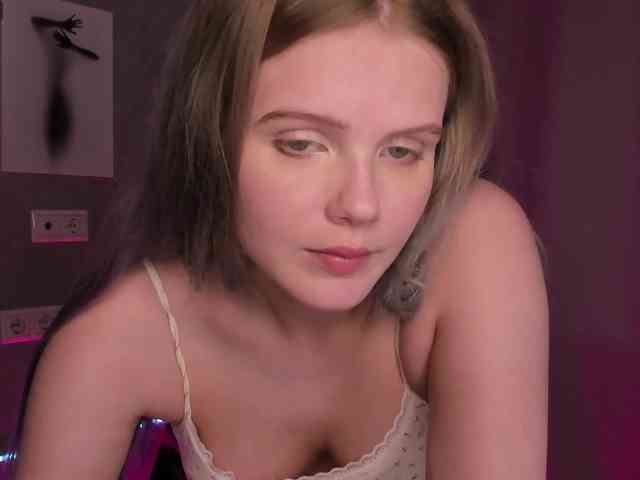 Alisa-Allison webcam