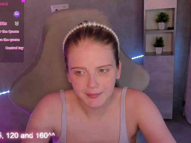 Alisa-Allison webcam